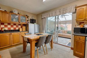Kitchen/Diner- click for photo gallery